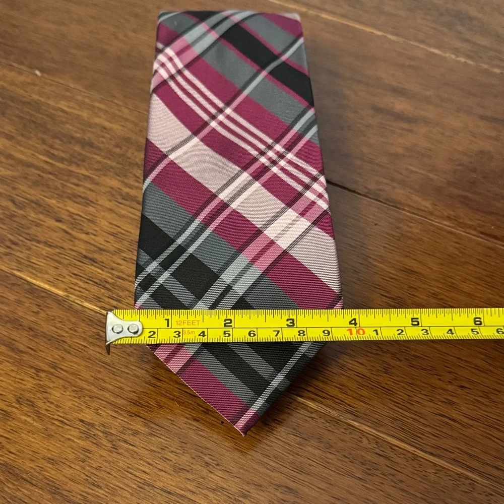 Express Men's Plaid Tie in Magenta, Pink, Black, and Gray